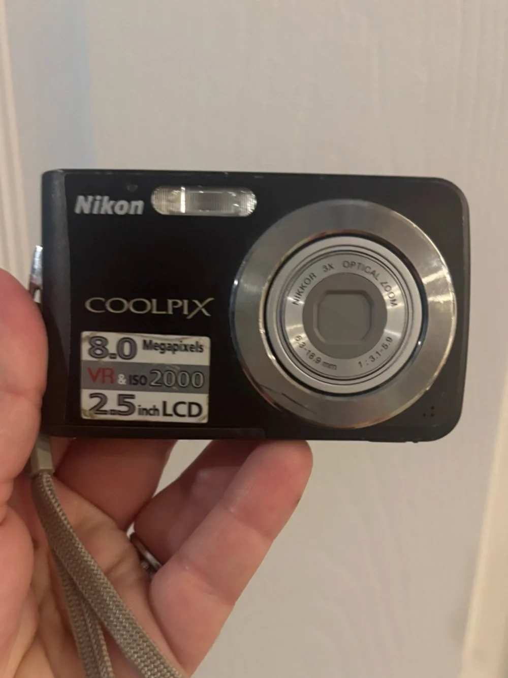 Nikon Coolpix s210 (gray)